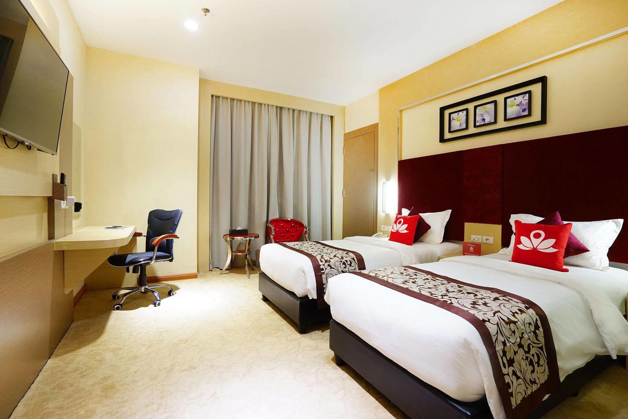 Zen Rooms Near Bcs Mall Penuin Batam Exterior photo
