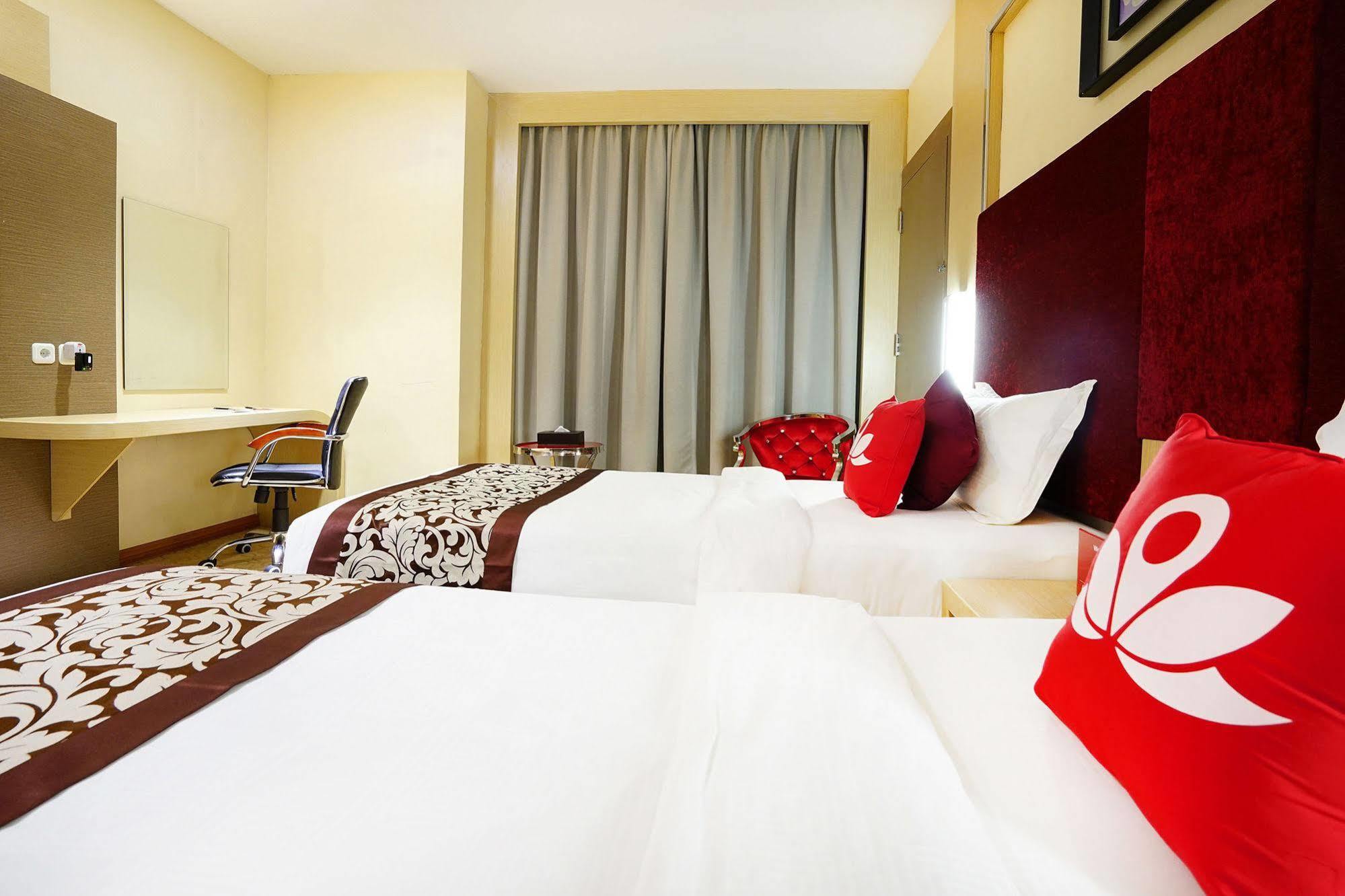 Zen Rooms Near Bcs Mall Penuin Batam Exterior photo