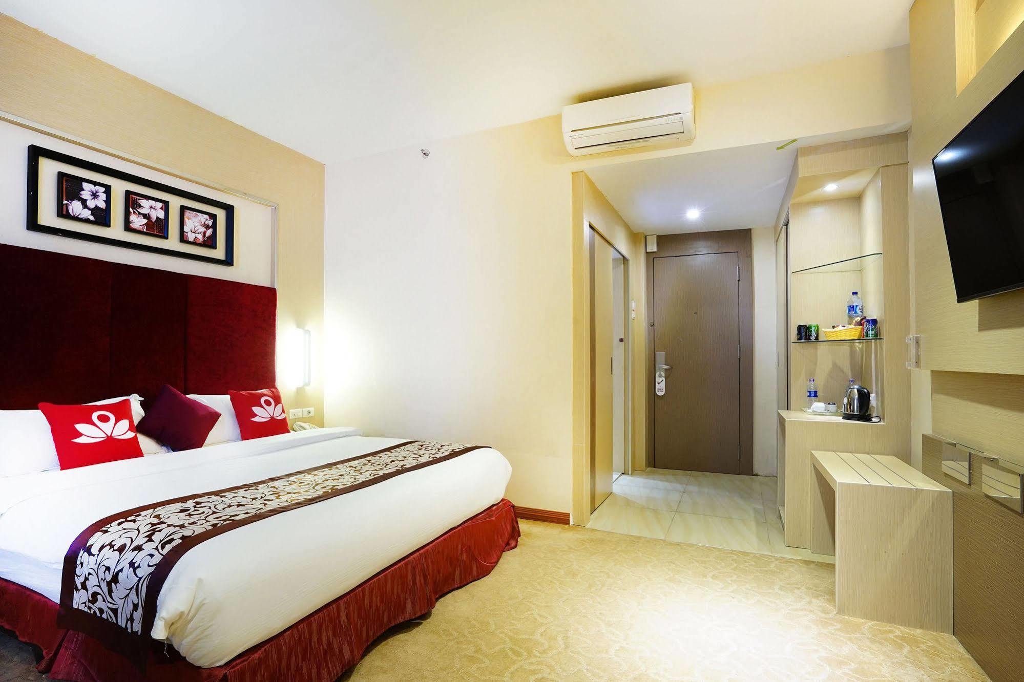 Zen Rooms Near Bcs Mall Penuin Batam Exterior photo