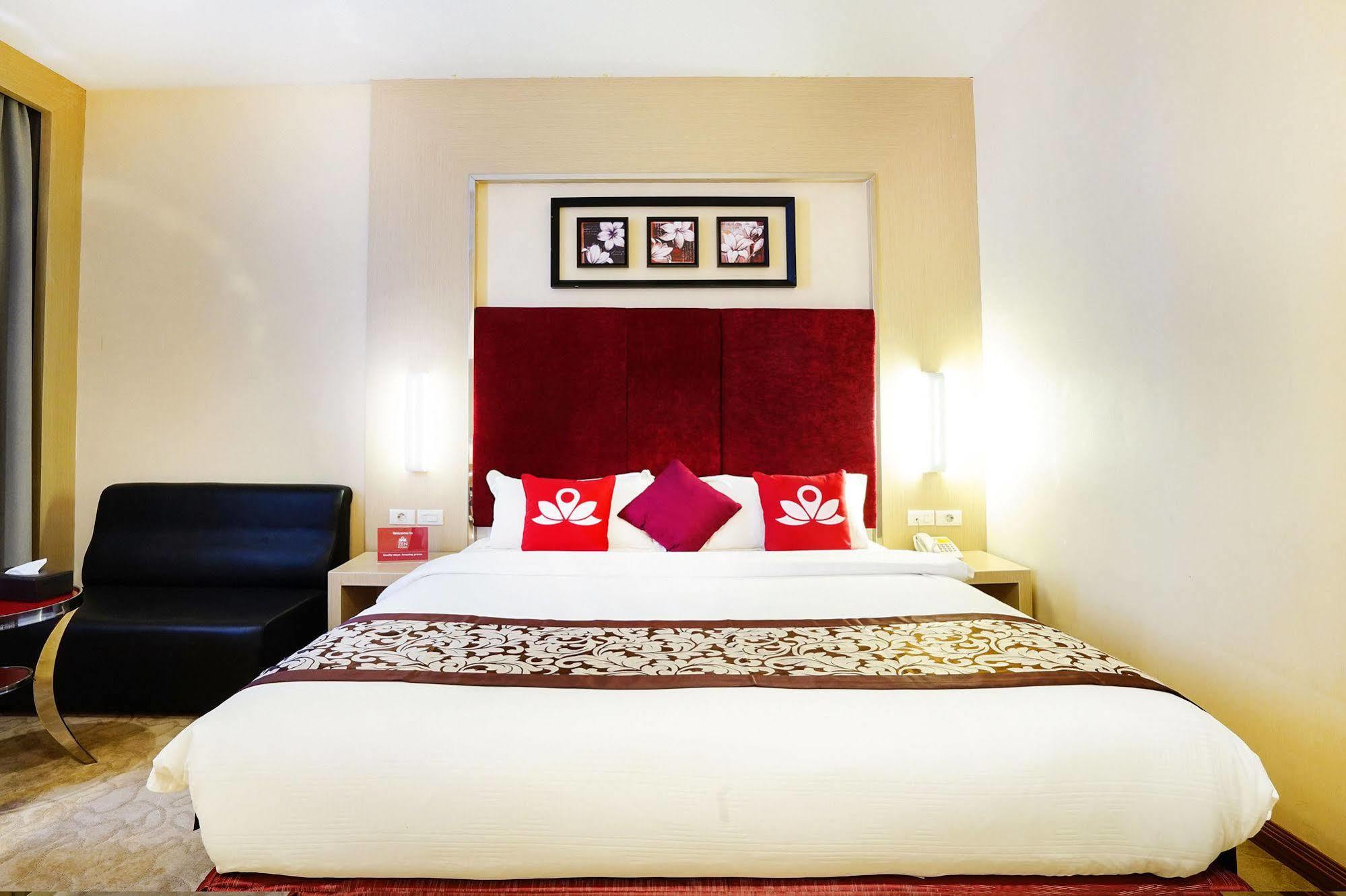 Zen Rooms Near Bcs Mall Penuin Batam Exterior photo